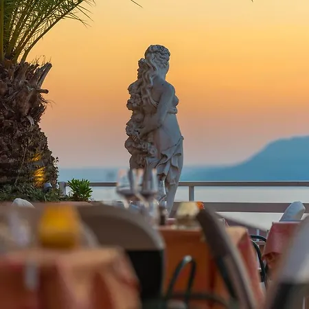 Eden Hotell 3*