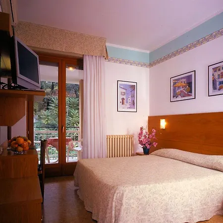 伊顿酒店 酒店